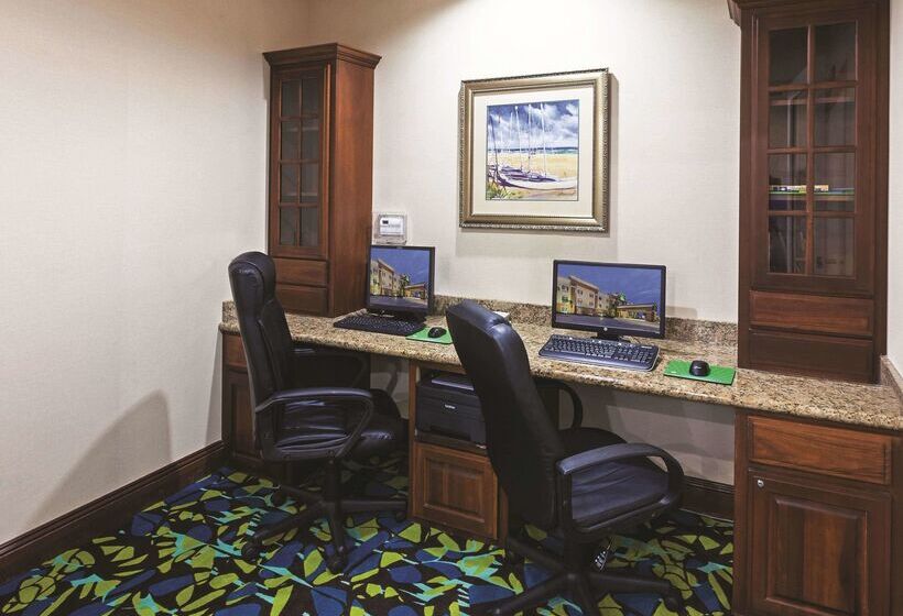 בית מלון כפרי La Quinta Inn & Suites By Wyndham Corpus Christin Padre Isl