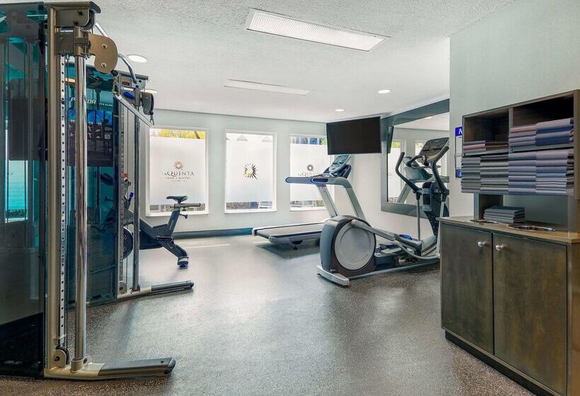 호텔 La Quinta By Wyndham Dallas   Las Colinas