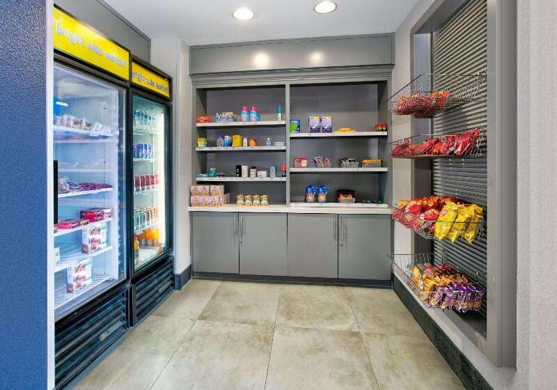 호텔 La Quinta By Wyndham Dallas   Las Colinas