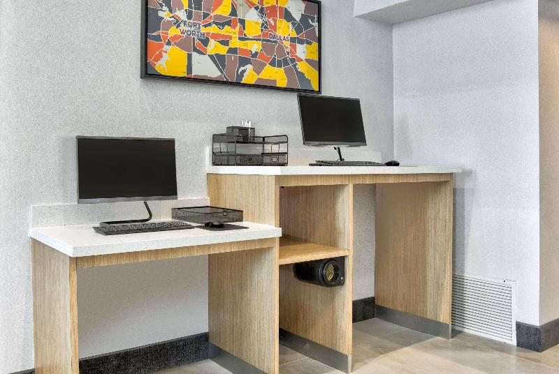 호텔 La Quinta By Wyndham Dallas   Las Colinas