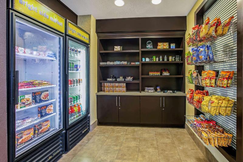 호텔 La Quinta By Wyndham Dallas   Las Colinas