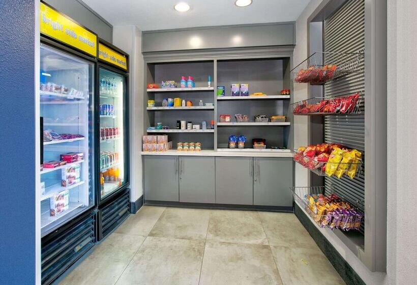 호텔 La Quinta By Wyndham Dallas   Las Colinas