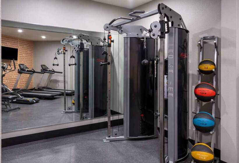 בית מלון כפרי La Quinta By Wyndham Fairbanks Airport