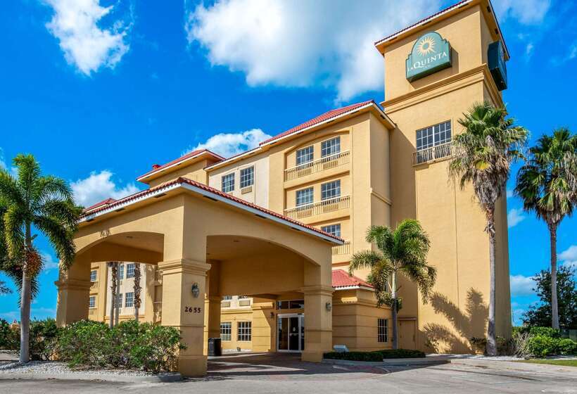 فندق La Quinta Inn & Suites By Wyndham Ft. Pierce