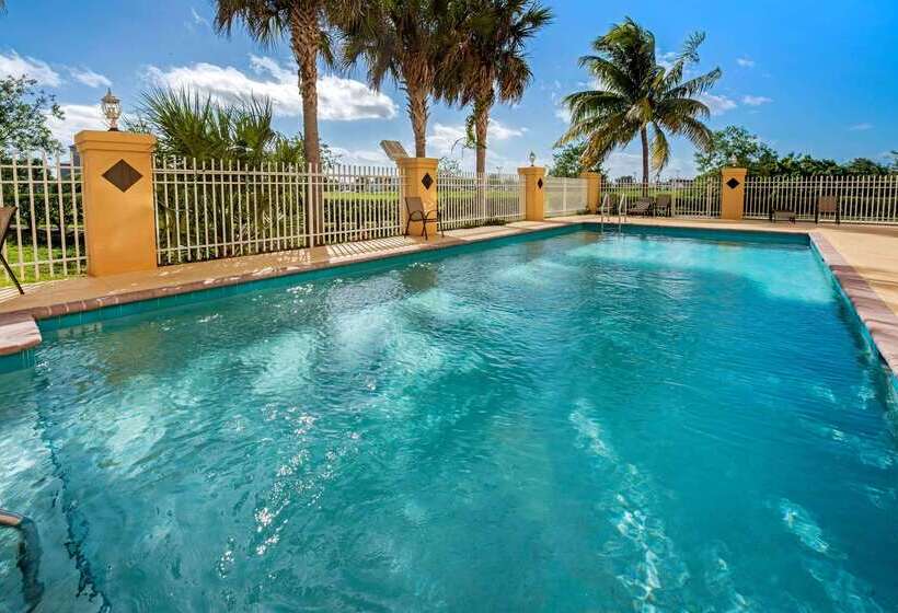 فندق La Quinta Inn & Suites By Wyndham Ft. Pierce