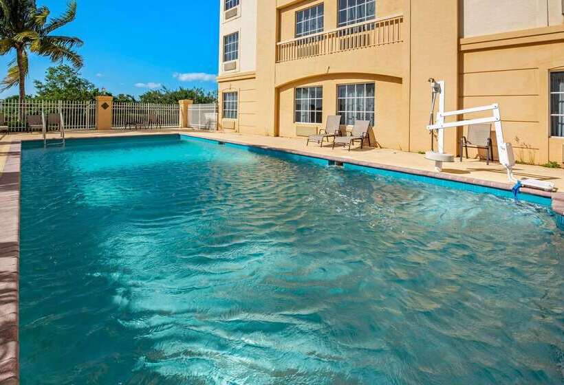 فندق La Quinta Inn & Suites By Wyndham Ft. Pierce