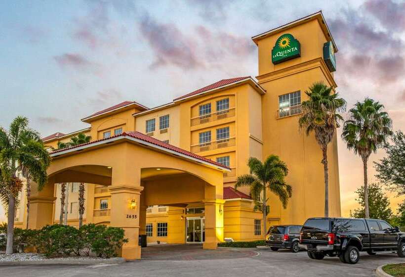 فندق La Quinta Inn & Suites By Wyndham Ft. Pierce
