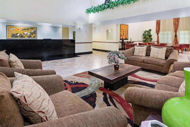 בית מלון כפרי La Quinta Inn & Suites By Wyndham Ft. Pierce