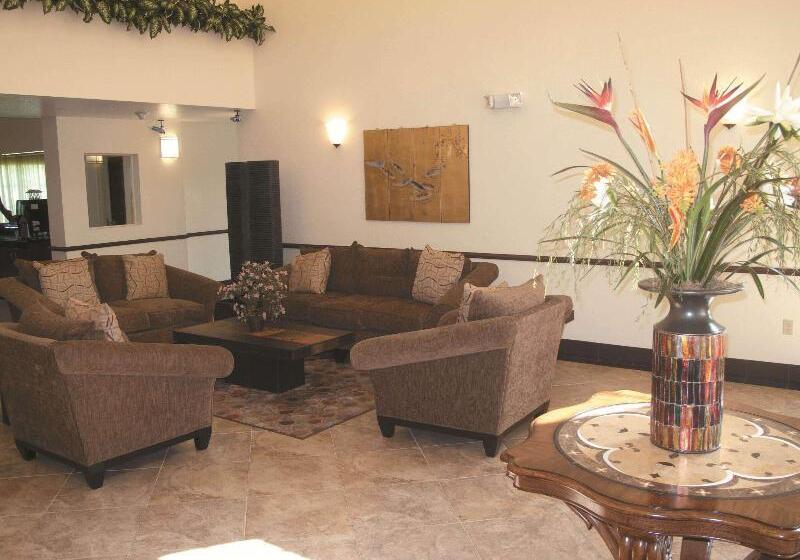 فندق La Quinta Inn & Suites By Wyndham Ft. Pierce