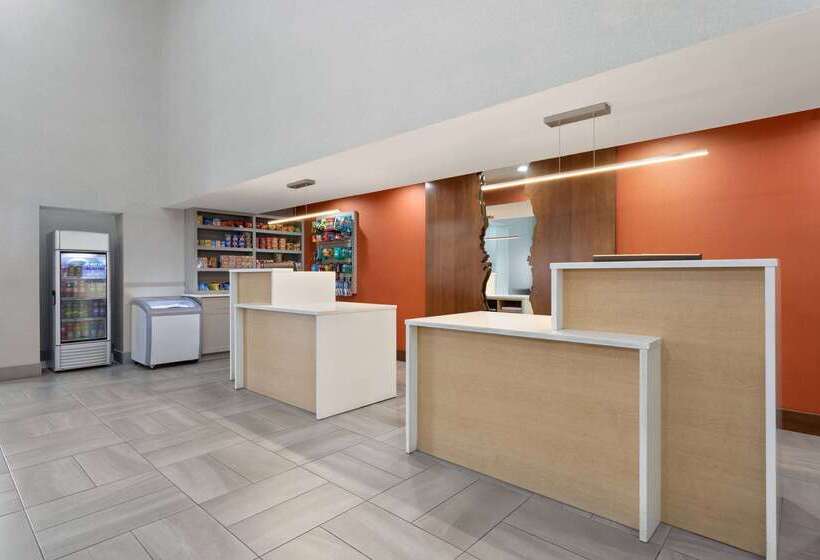 فندق La Quinta Inn & Suites By Wyndham Ft. Pierce