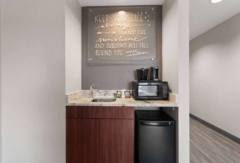 فندق La Quinta Inn & Suites By Wyndham Ft. Pierce