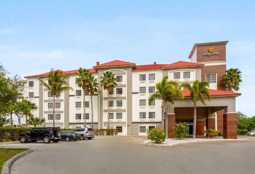 فندق La Quinta Inn & Suites By Wyndham Ft. Pierce