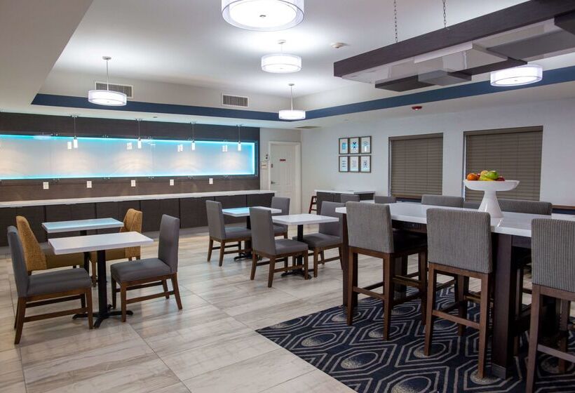 בית מלון כפרי La Quinta By Wyndham Houston East At Normandy
