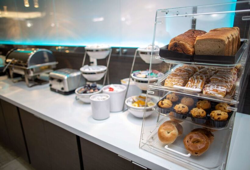 בית מלון כפרי La Quinta By Wyndham Houston East At Normandy