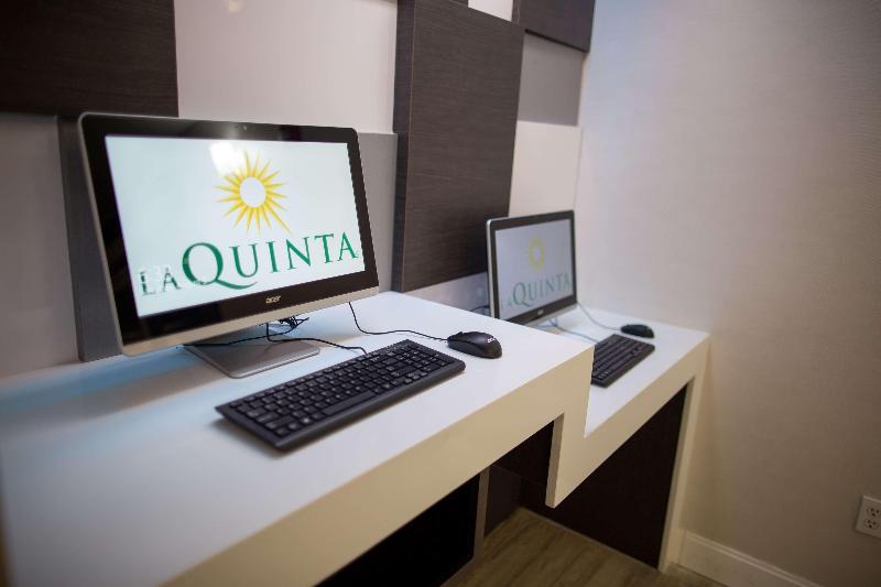 בית מלון כפרי La Quinta By Wyndham Houston East At Normandy