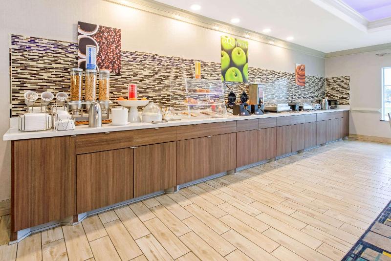 هتل La Quinta Inn & Suites By Wyndham Lake Charles Casino Area