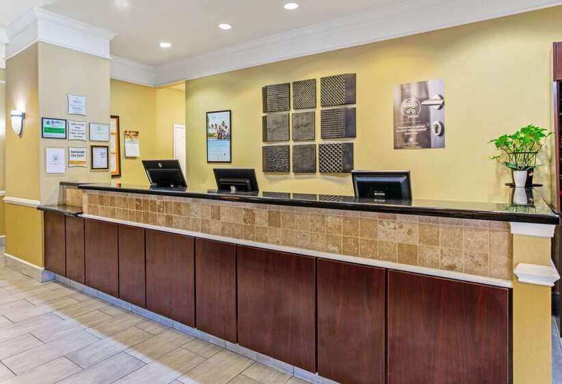 ホテル La Quinta By Wyndham Mobile   Tillman S Corner