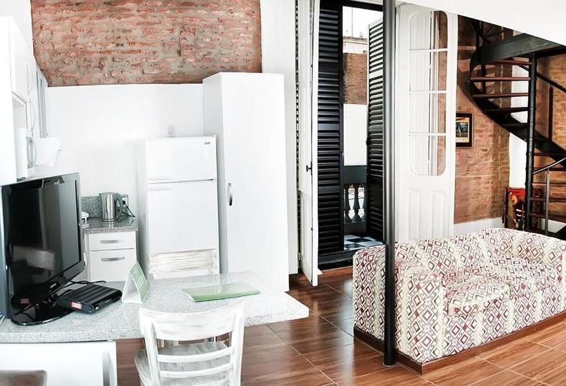 Hotel La Rozada Suites