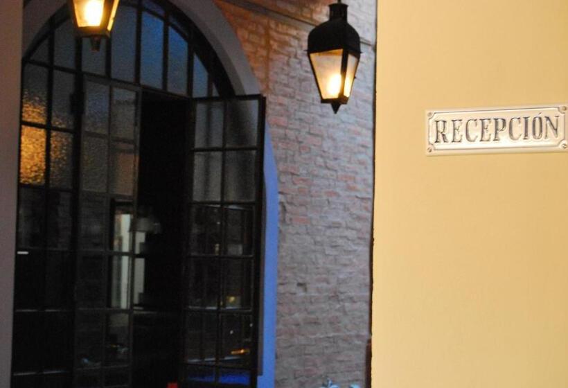 Hotel La Rozada Suites