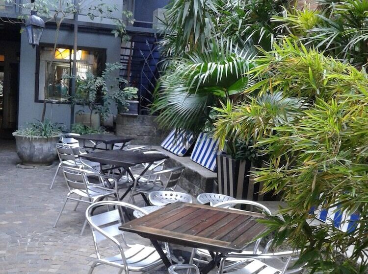 Hotel La Rozada Suites