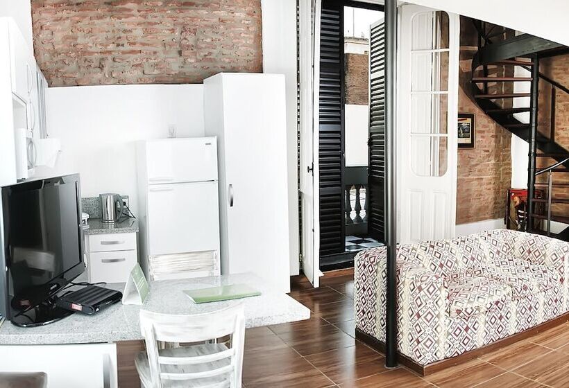 Hotel La Rozada Suites