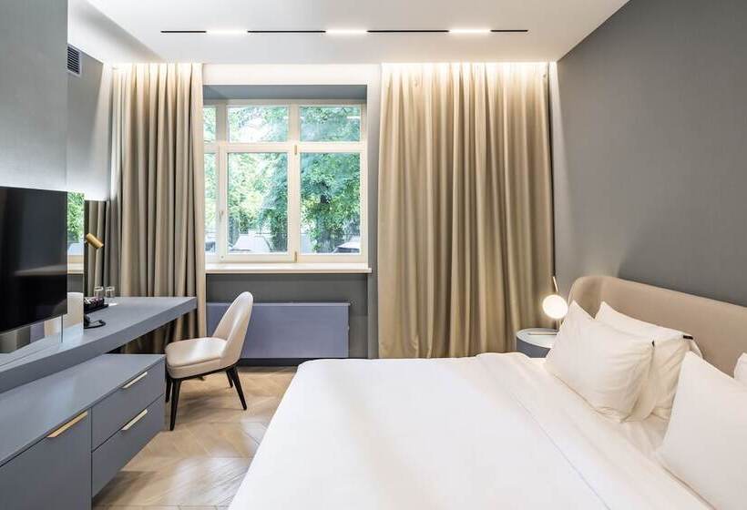 هتل Lion S Castle