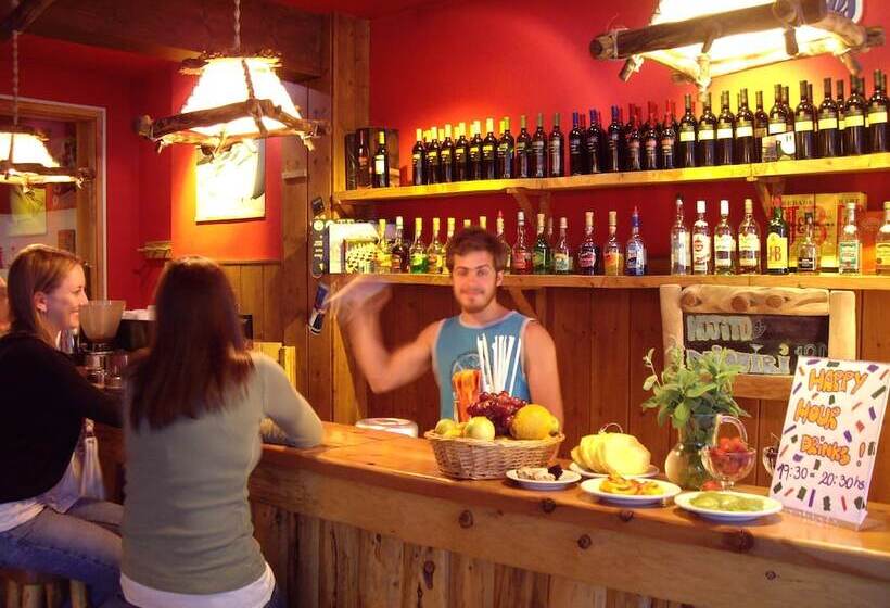 فندق Marcopolo Inn Hostel Bariloche