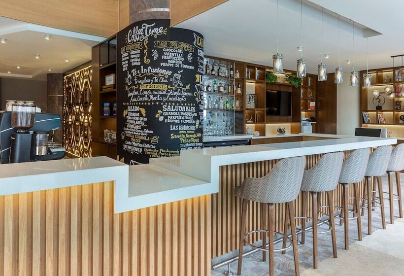 Отель Marriott Executive Apartments Panama City, Finisterre