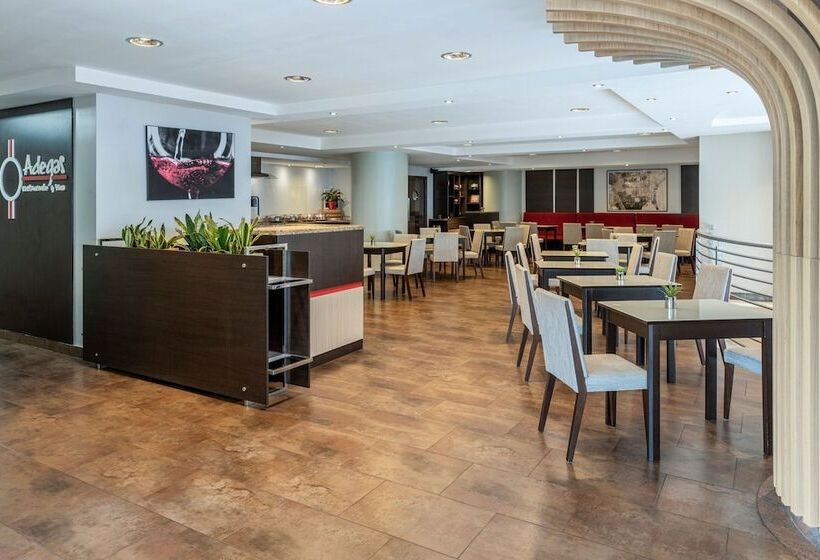 Отель Marriott Executive Apartments Panama City, Finisterre