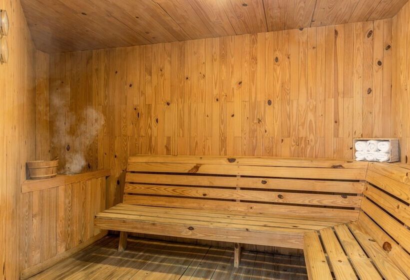 Отель Marriott Executive Apartments Panama City, Finisterre