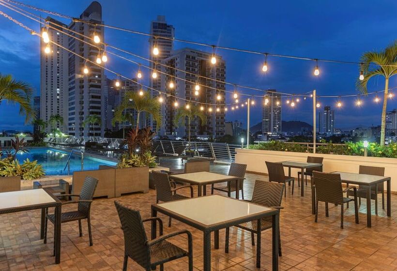 Отель Marriott Executive Apartments Panama City, Finisterre