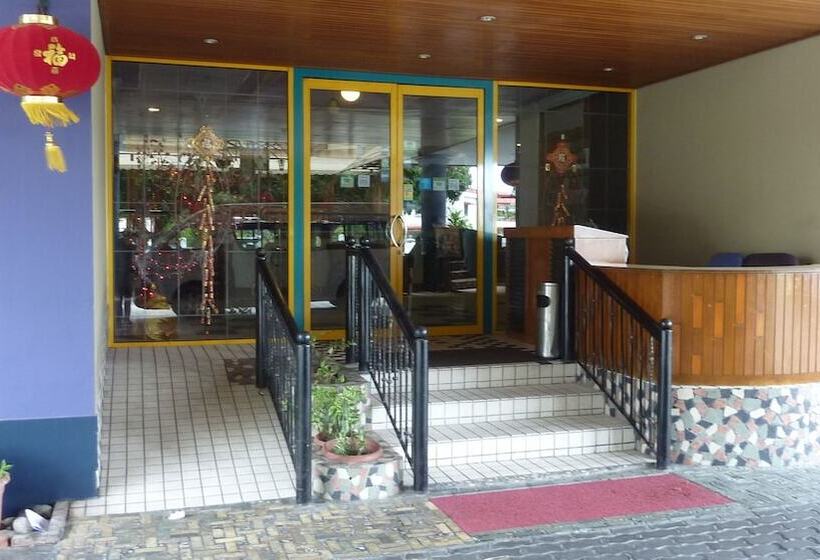 فندق Megah D Aru