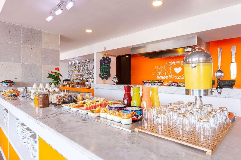 Отель NH Queretaro