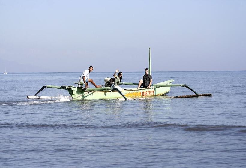 בית מלון כפרי Nugraha Lovina Seaview Resort & Spa