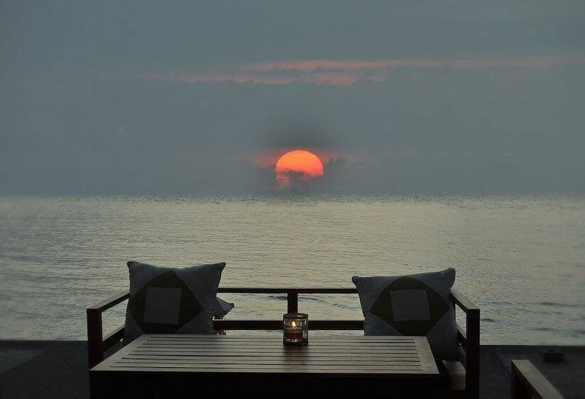 בית מלון כפרי Nugraha Lovina Seaview Resort & Spa