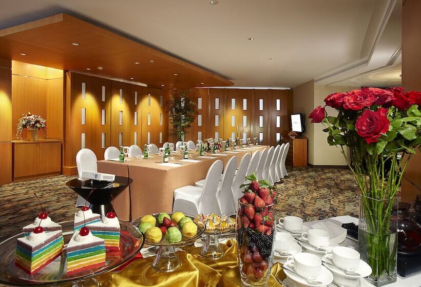 호텔 Oakwood Premier Cozmo Jakarta