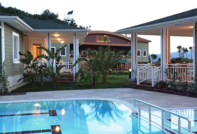 Padok Premium Hotel And Stables