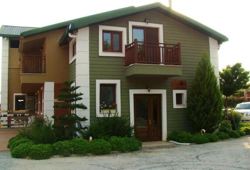 Padok Premium Hotel And Stables