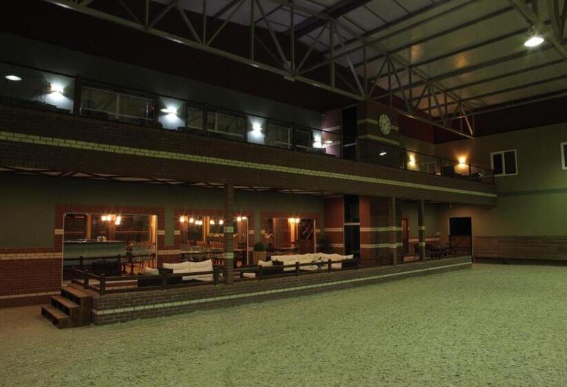 Padok Premium Hotel And Stables