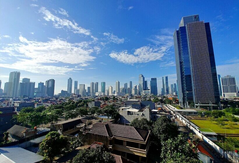 בית מלון כפרי Prasada Mansion Sudirman