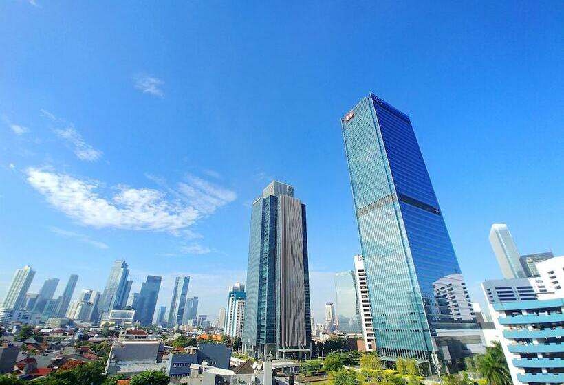 בית מלון כפרי Prasada Mansion Sudirman