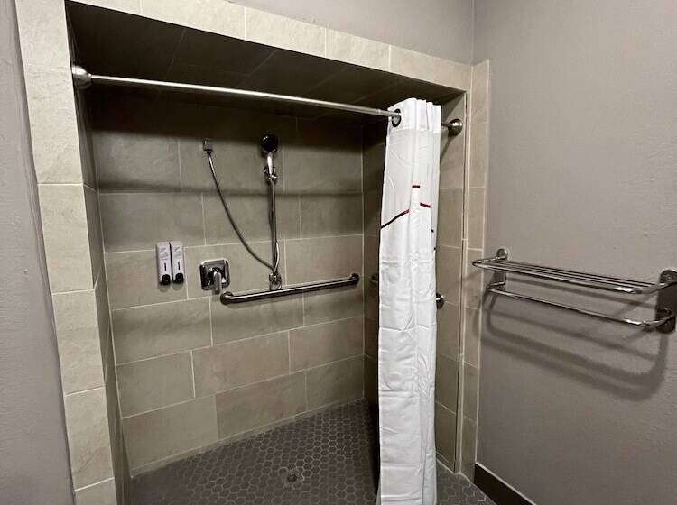 فندق Red Roof Plus+ San Antonio Northeast