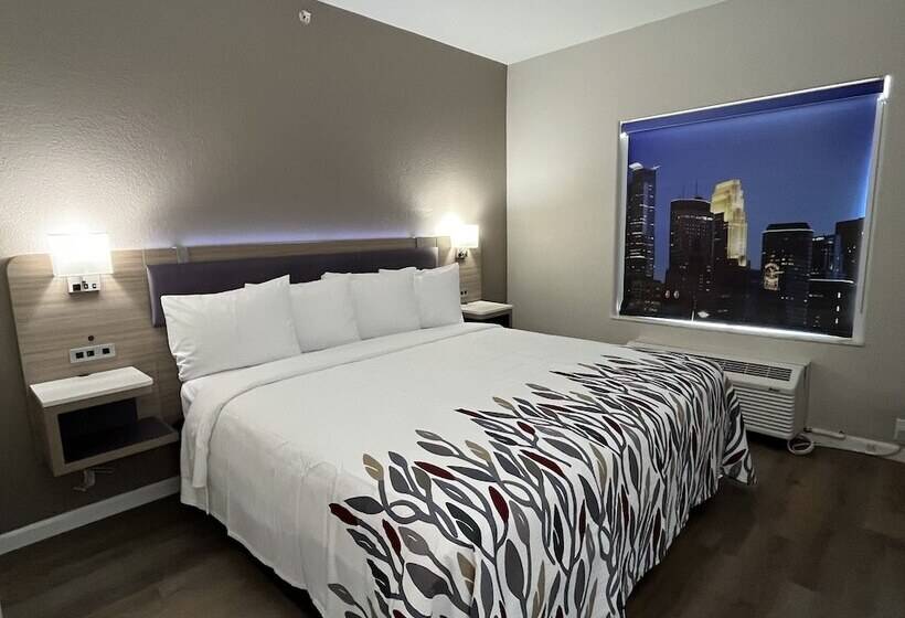 فندق Red Roof Plus+ San Antonio Northeast