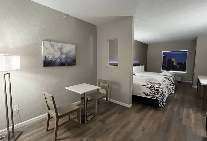 فندق Red Roof Plus+ San Antonio Northeast