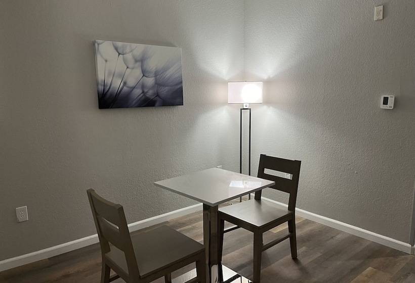 فندق Red Roof Plus+ San Antonio Northeast