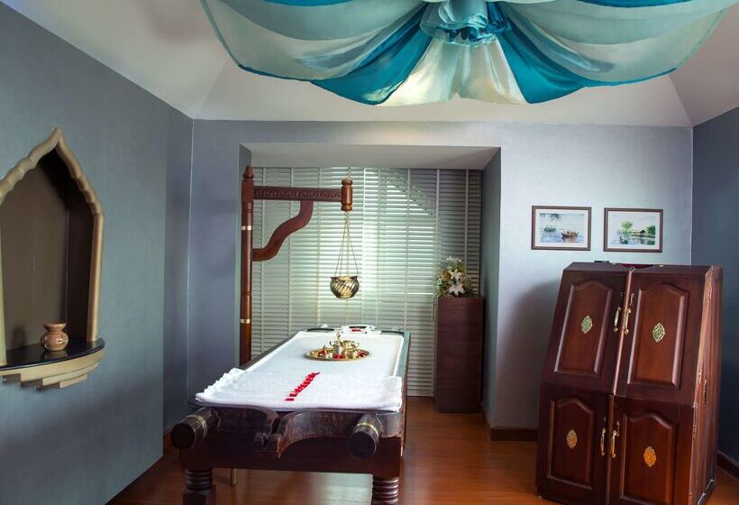 هتل Radisson Blu Kochi