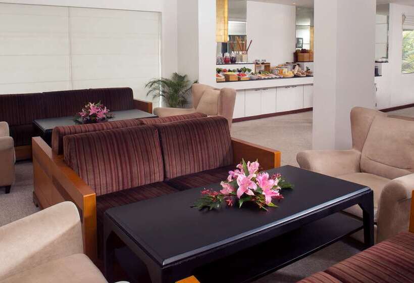 هتل Radisson Blu Kochi