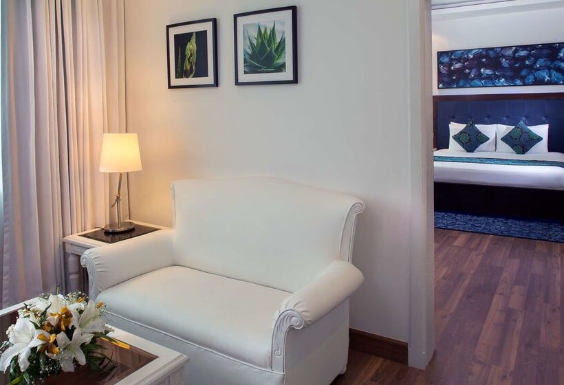 هتل Radisson Blu Kochi