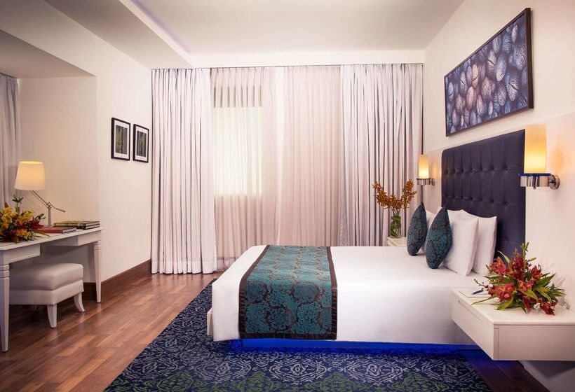 هتل Radisson Blu Kochi