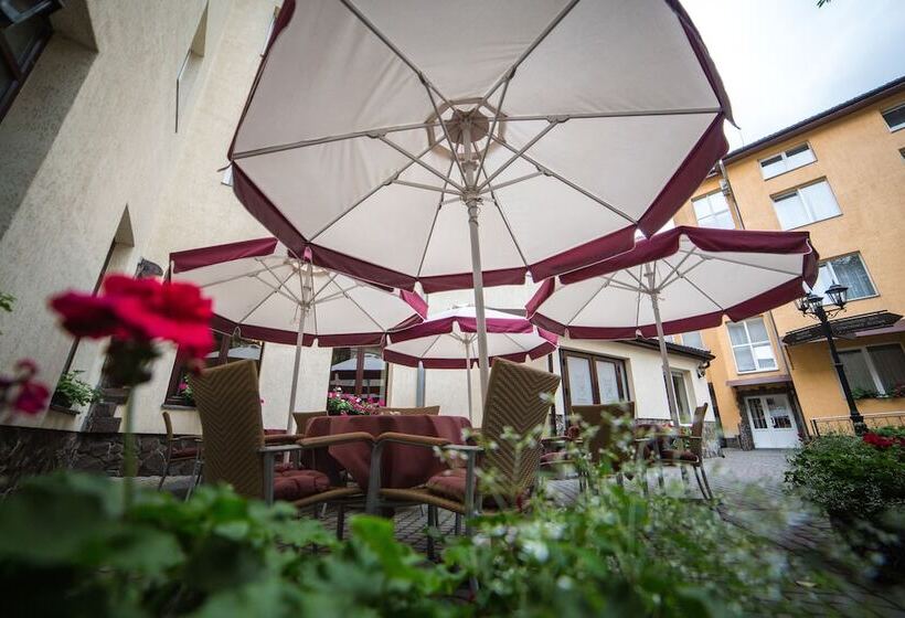 هتل Optima Dworzec Lviv